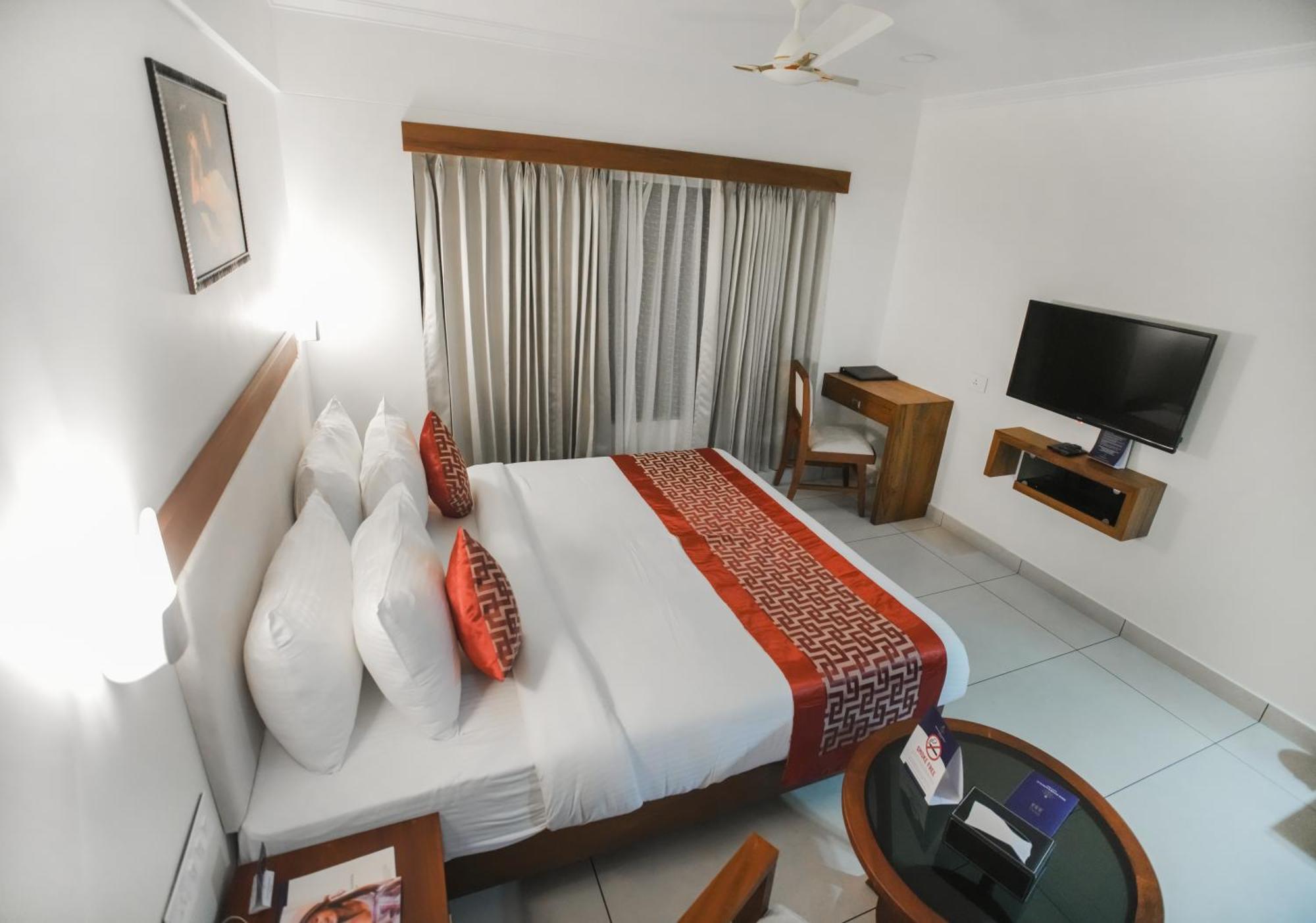 Hotel Kkm International Thiruvananthapuram Zewnętrze zdjęcie