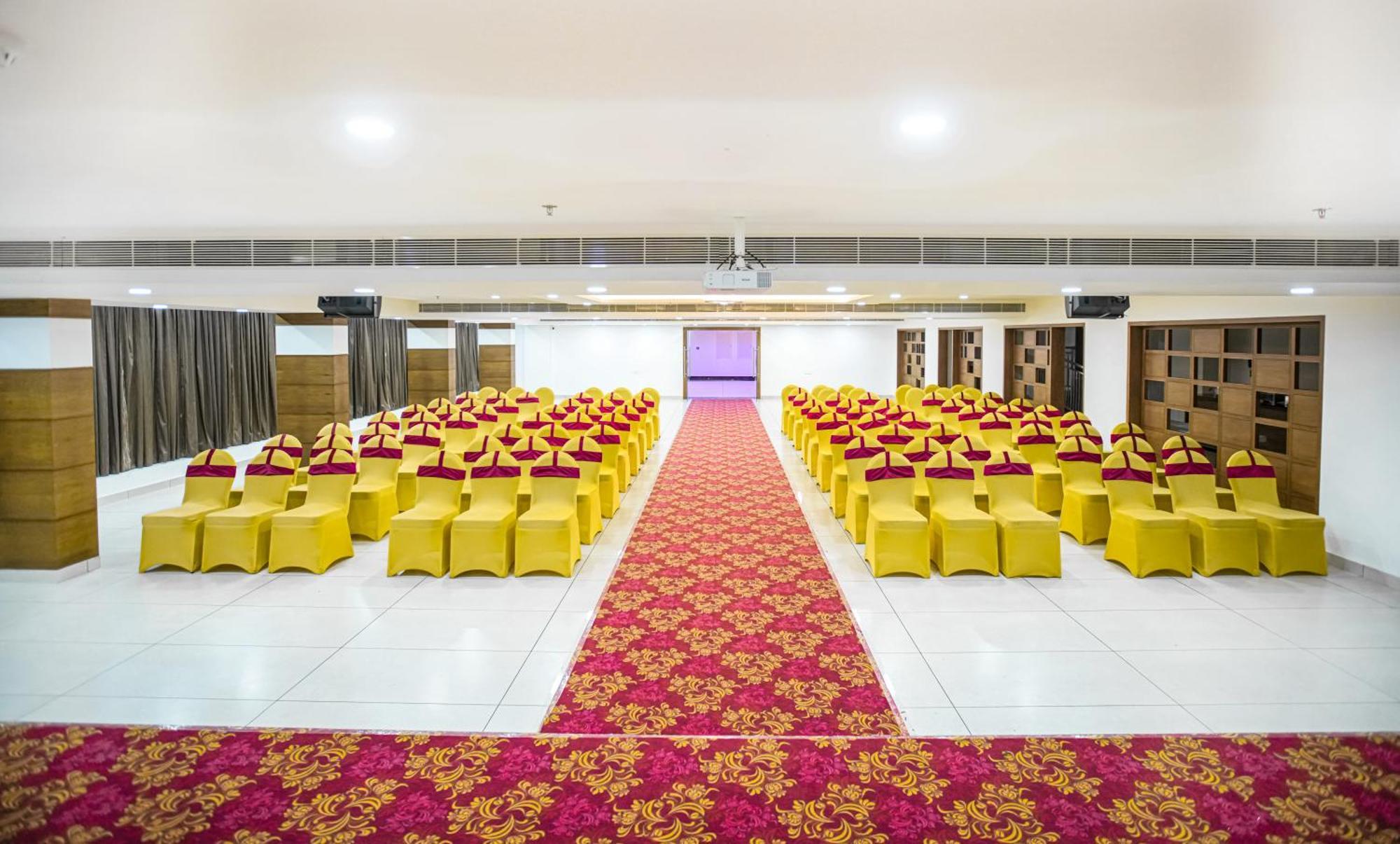 Hotel Kkm International Thiruvananthapuram Zewnętrze zdjęcie